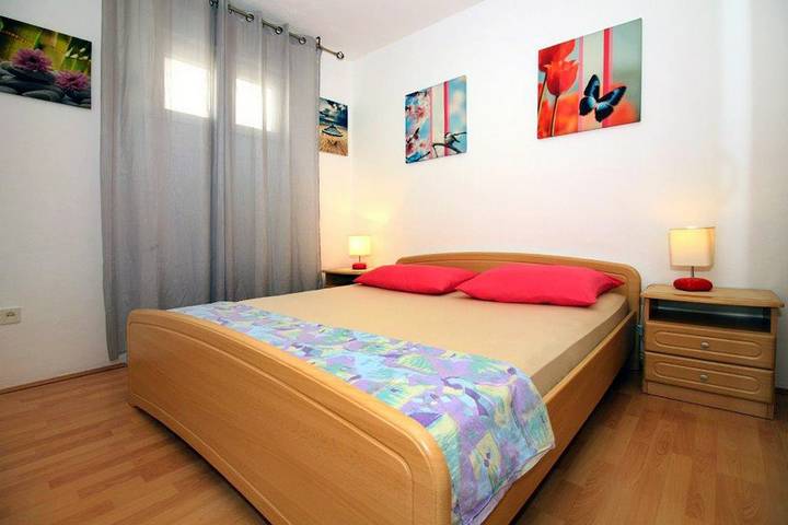 Ferienwohnung für 4 Personen, mit Balkon/Terrasse in Tisno