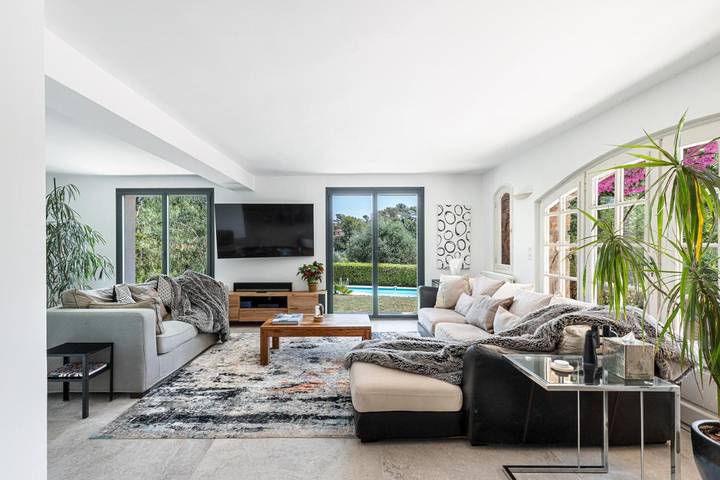 Villa pour 10 personnes, avec piscine ainsi que jardin et vue à Roquefort-les-Pins - 3