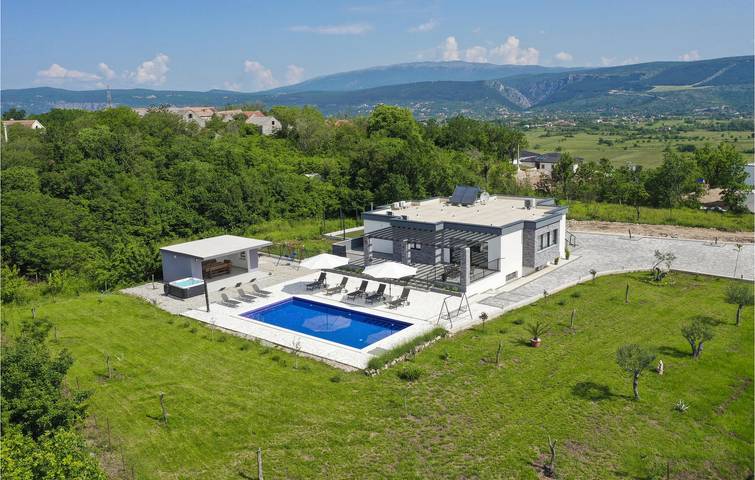 Gemütliche Ferienwohnung mit Pool, WLAN und Parkplatz – 2 km vom Fluss entfernt in Imotski, Makarska Riviera