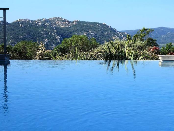 Location de vacances pour 8 personnes, avec piscine et jardin dans Santa Giulia - 2