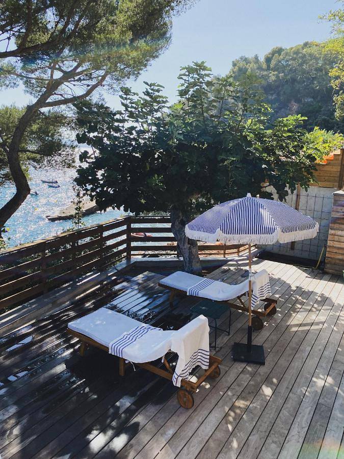 Cabanon moderne, les pieds dans l'eau, 2 chambres in Le Pradet, Parc national Port-Cros