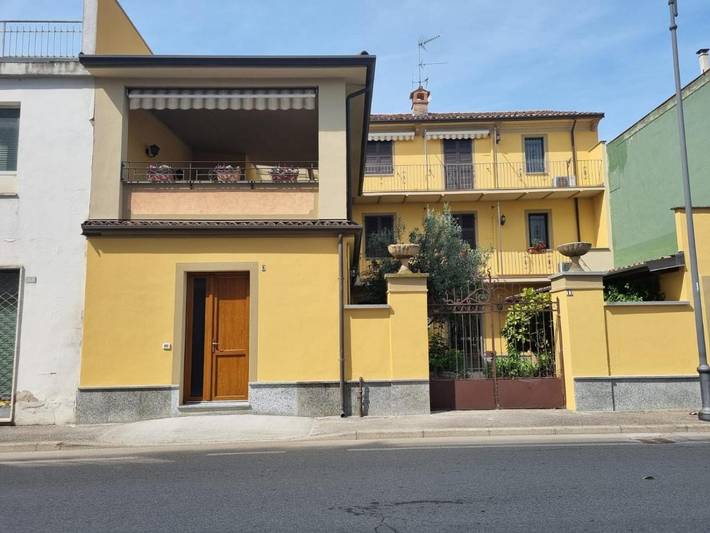 Gîte pour 2 personnes, avec vue à Sale