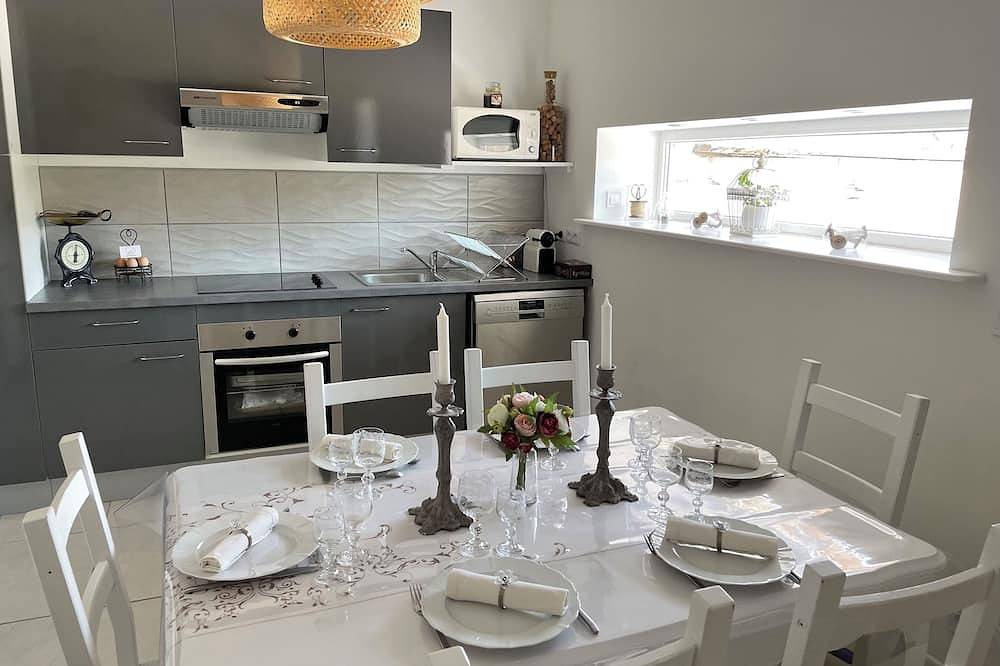 Moderne, Confortable, Décoré Avec Soin, Gîte à Bouafles, en Haute-normandie in Bouafles, Les Andelys region