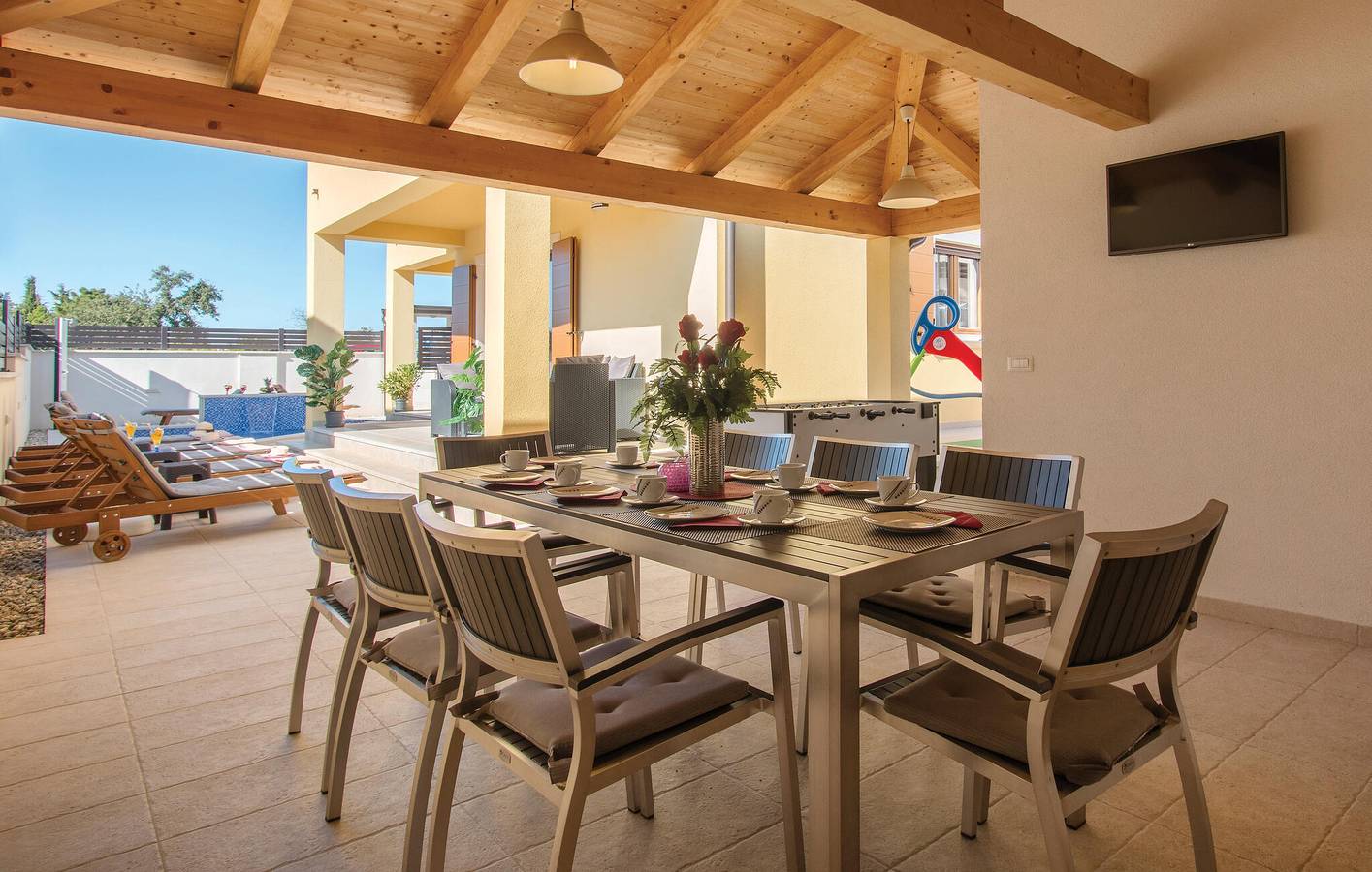 Gemütliche 1-Zimmer-Wohnung mit Meerblick und Pool in der Nähe des FKK-Strandes in Barbariga, Südküste Istrien