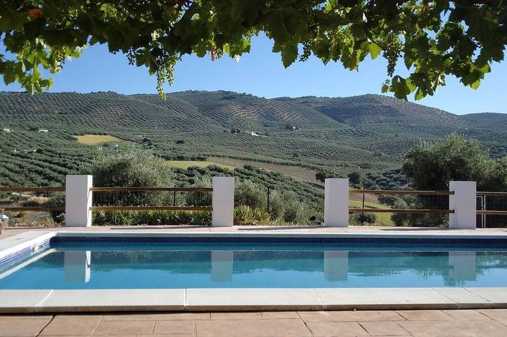 Chalet para 4 personas, con piscina además de terraza y jardín - 1