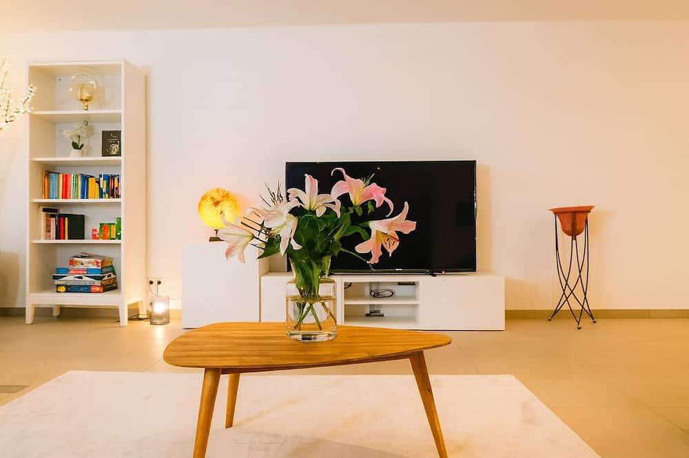 Ganze Wohnung, Stylish-Apartment - 100qm | Terrasse | Netflix in München Hadern, München