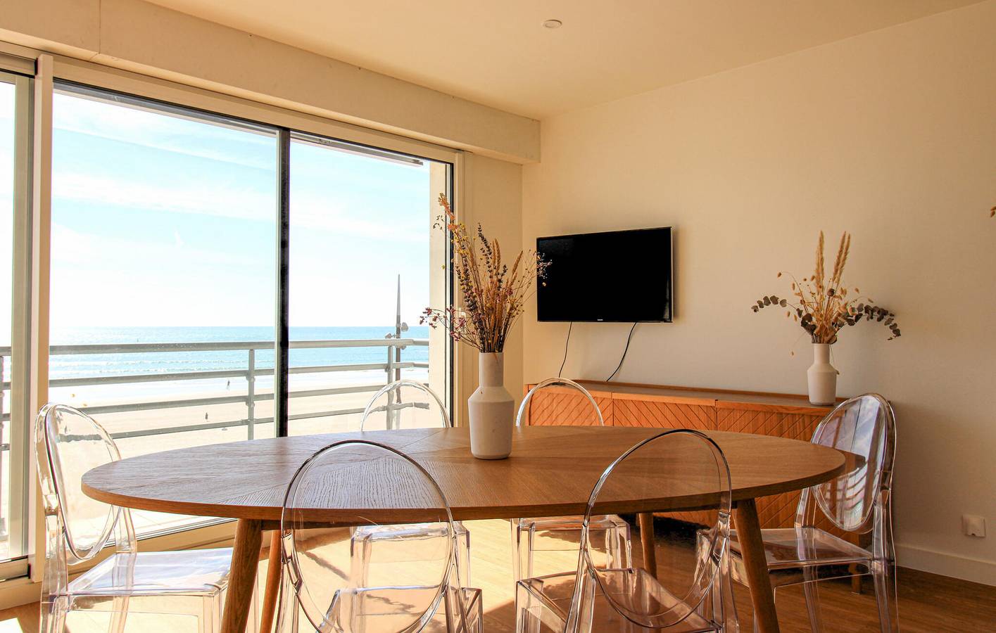 Appartement de vacances entier, Appartement avec vue sur la mer, Wi-Fi et parking, à seulement 100 mètres de la Grande Plage in Les Sables-d'Olonne, Vendée