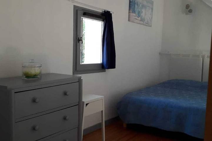 Gîte pour 3 personnes, avec terrasse et jardin dans Plage De L Anse De L Arene - 3