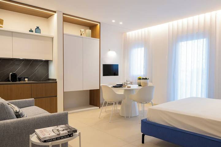 Dimora Zahira, Design Suites 2 min from the Sea - New - Center in Marina di Ragusa, Ragusa
