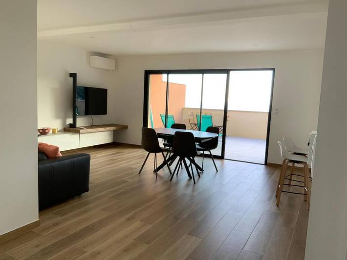 Gîte pour 5 personnes, avec terrasse et vue dans Plage Marinella - 3