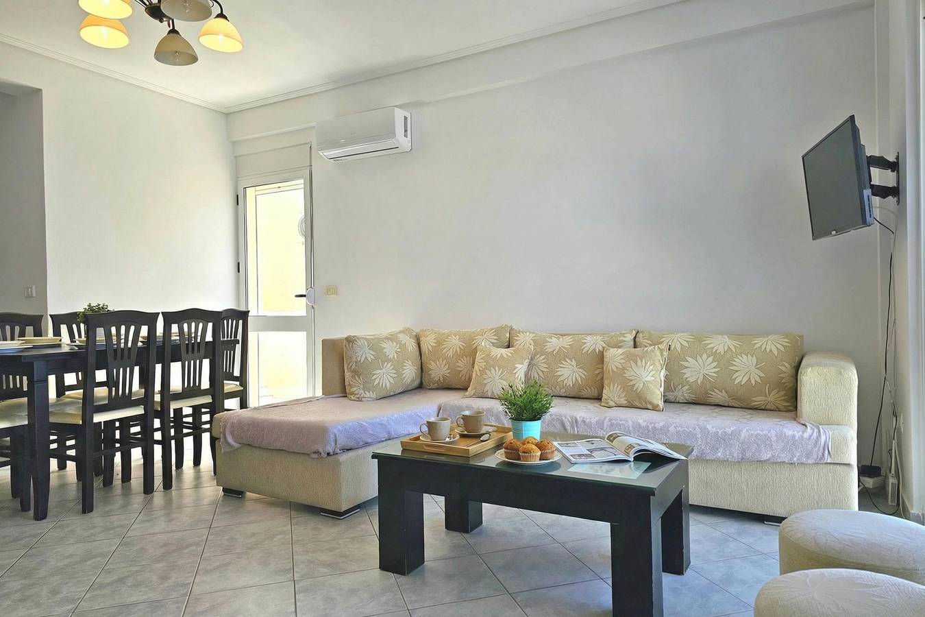 Ganze Wohnung, Two Bedroom Apartment With Sea View-061 in Sarandë, Vlorë