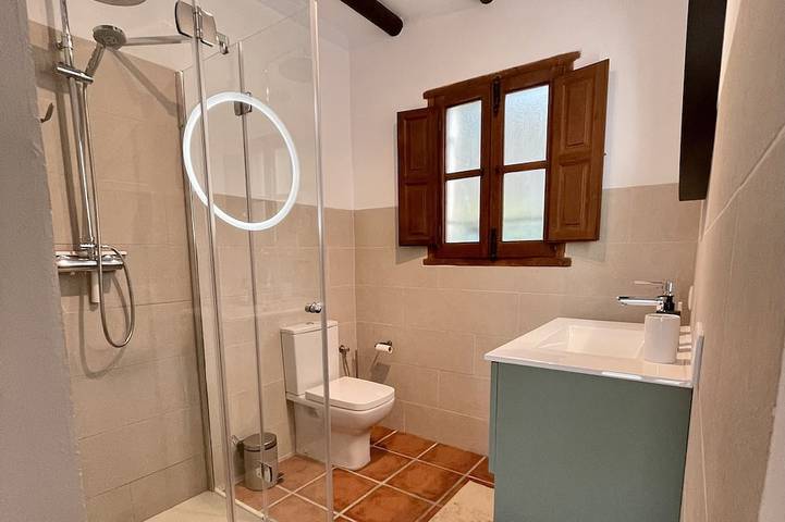 Amazing villa, superb views, close to village, private pool in Canillas de Aceituno, Cordillera Penibética