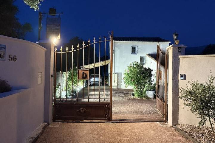 Bed and breakfast for 2 people, with garden and pool as well as hot tub - 1