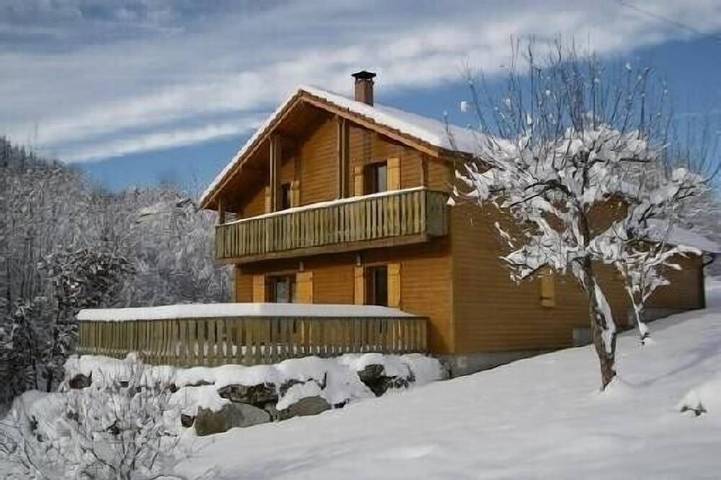 Chalet pour 10 personnes, avec balcon ainsi que sauna et jardin à Le Tholy