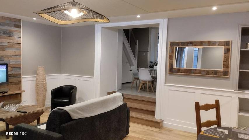 Location de vacances pour 8 personnes, avec terrasse à Saint-Porchaire