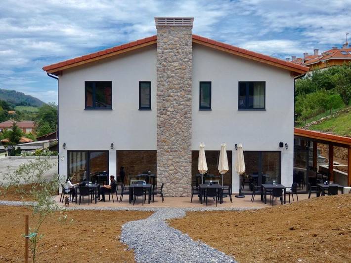 Apartamento para 10 personas, con terraza y jardín en Salas