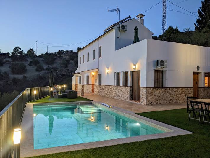 Apartamento para 7 personas, con Balcón además de Terraza y Piscina en Iznájar