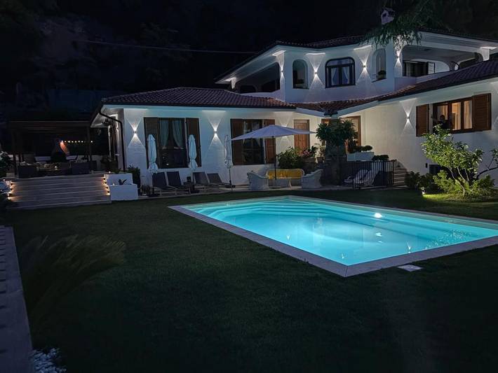 Appartamento per 2 persone, con Terrazza e Giardino nonché Piscina a Vallecrosia