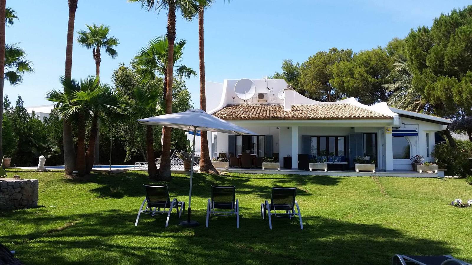 Villa "Playa" with Mountain View, Private Pool & Wi-Fi in Port de Pollença, Pollença