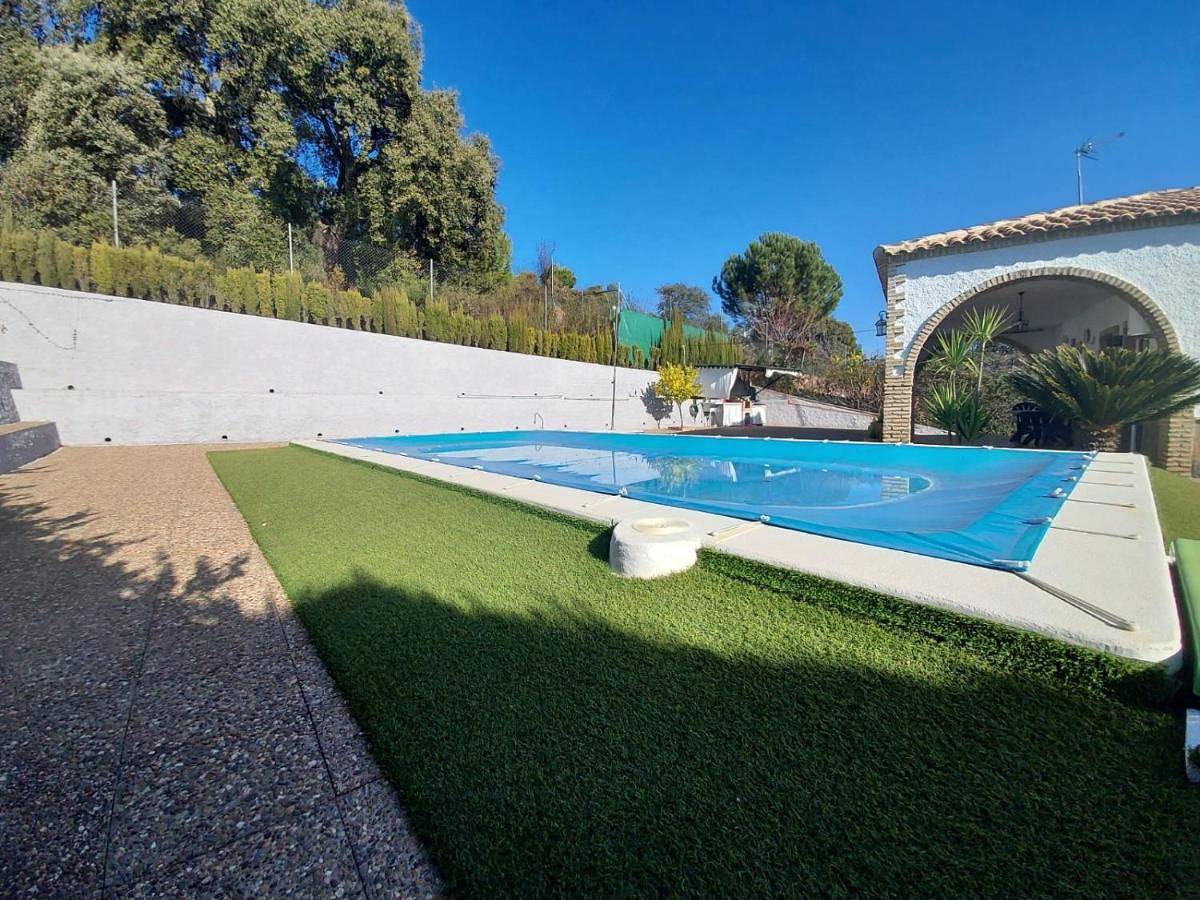 Three-Bedroom House in Guillena, Sierra Morena