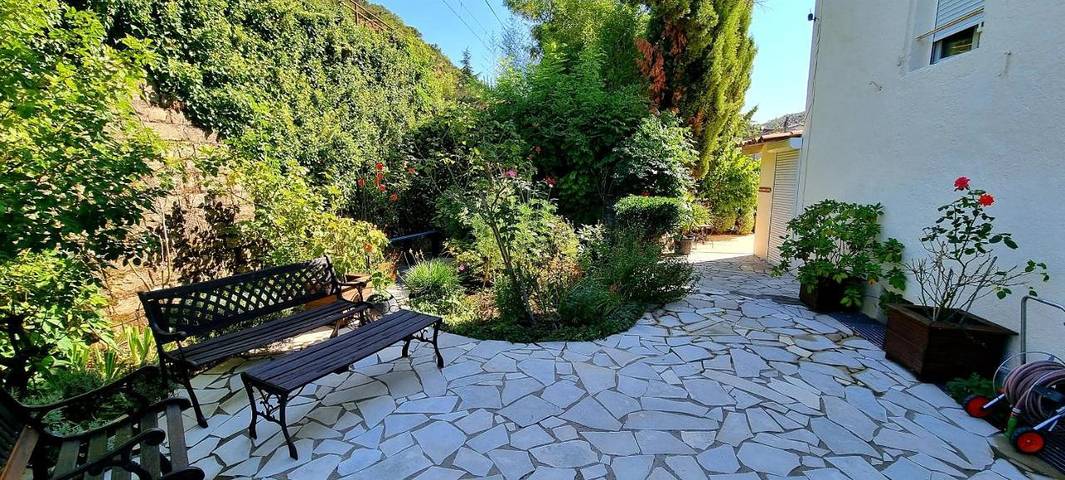 Location de vacances pour 4 personnes, avec Jardin et Piscine à Lunas - 2