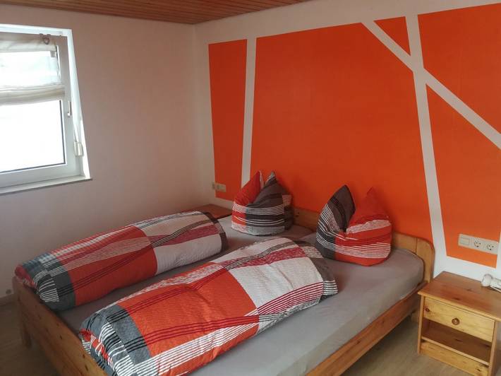 Appartement entier, Appartement de 60 m² avec terrasse privée, jardin commun et Wi-Fi in Indelhausen, Hayingen