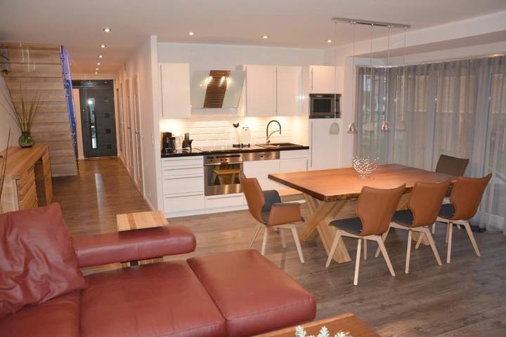 Ferienhaus für 10 Personen, mit Pool und Whirlpool sowie Garten und Sauna in Kalkhorst