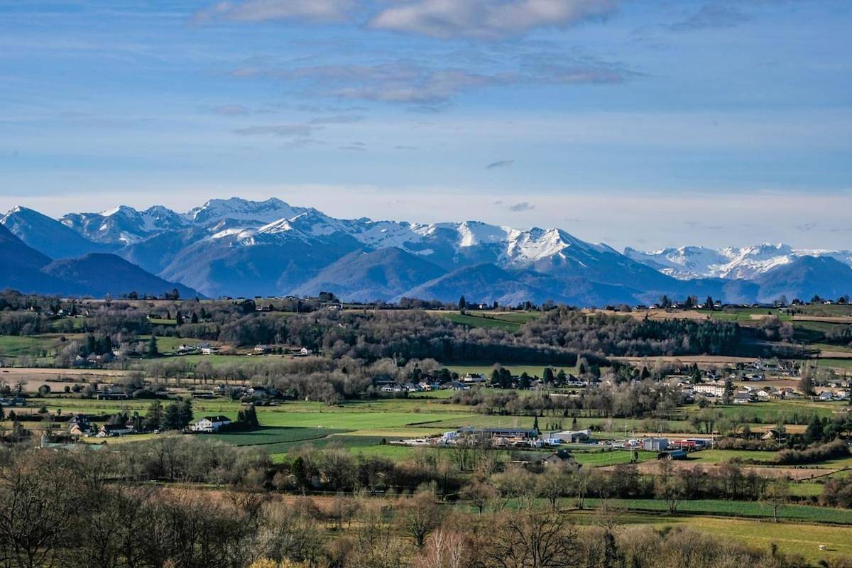 Grange Bernata, havre de paix sur la colline in Pontacq, Béarn