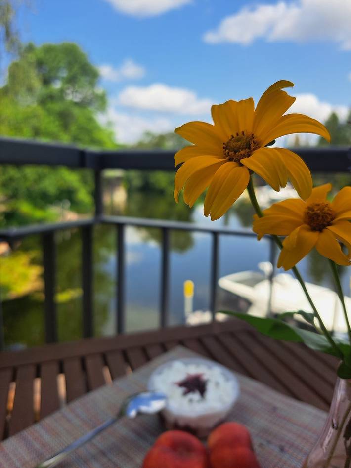 Ferienwohnung für 4 Personen, mit Seeblick und Balkon in Brandenburg an der Havel