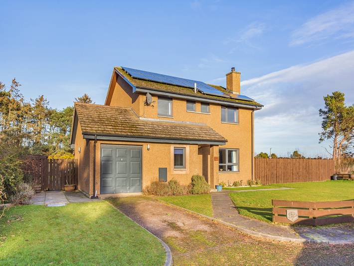 Cottage for 8 people, with garden, with pets in Moray Firth
