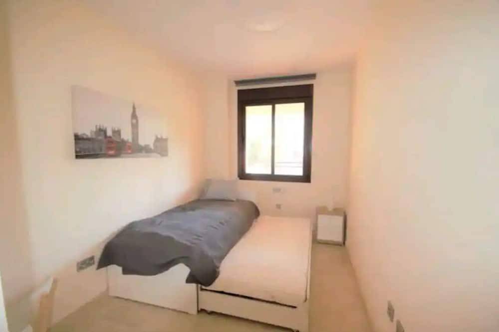Apartamento entero, Apartamento amplio y cómodo, ideal para familias y mascotas in La Cala de Mijas, Mijas