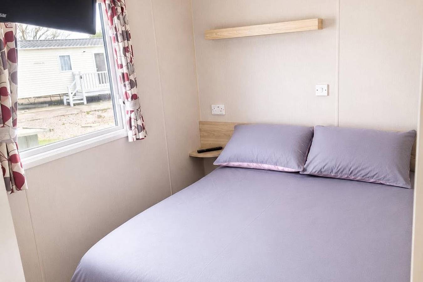 3 Bed Caravan - Sleeps 8 - Free Parking in Ingoldmells, Lincolnshire