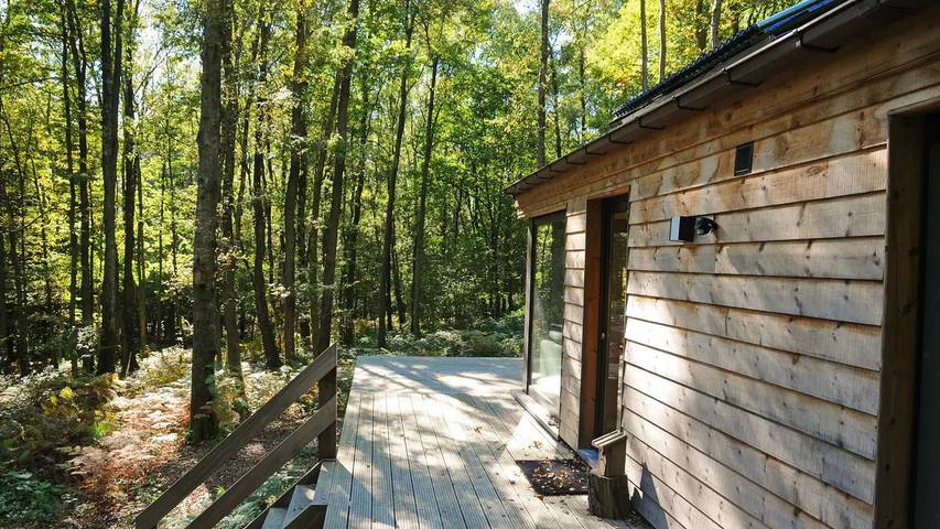 Location de vacances pour 5 personnes, avec jardin à Viroinval