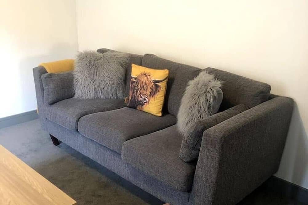 The Moo House 2 bed Property - Stayseekers in Salisbury, Wiltshire