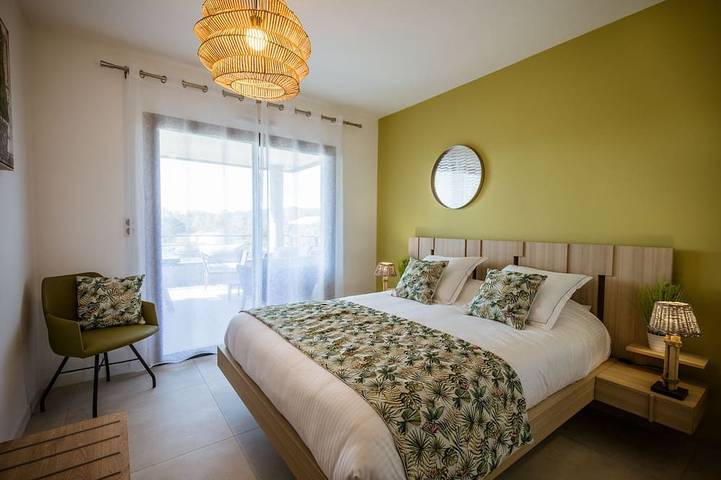 Gîte pour 6 personnes, avec terrasse dans Office de Tourisme Porto Vecchio Sud Corse - 2