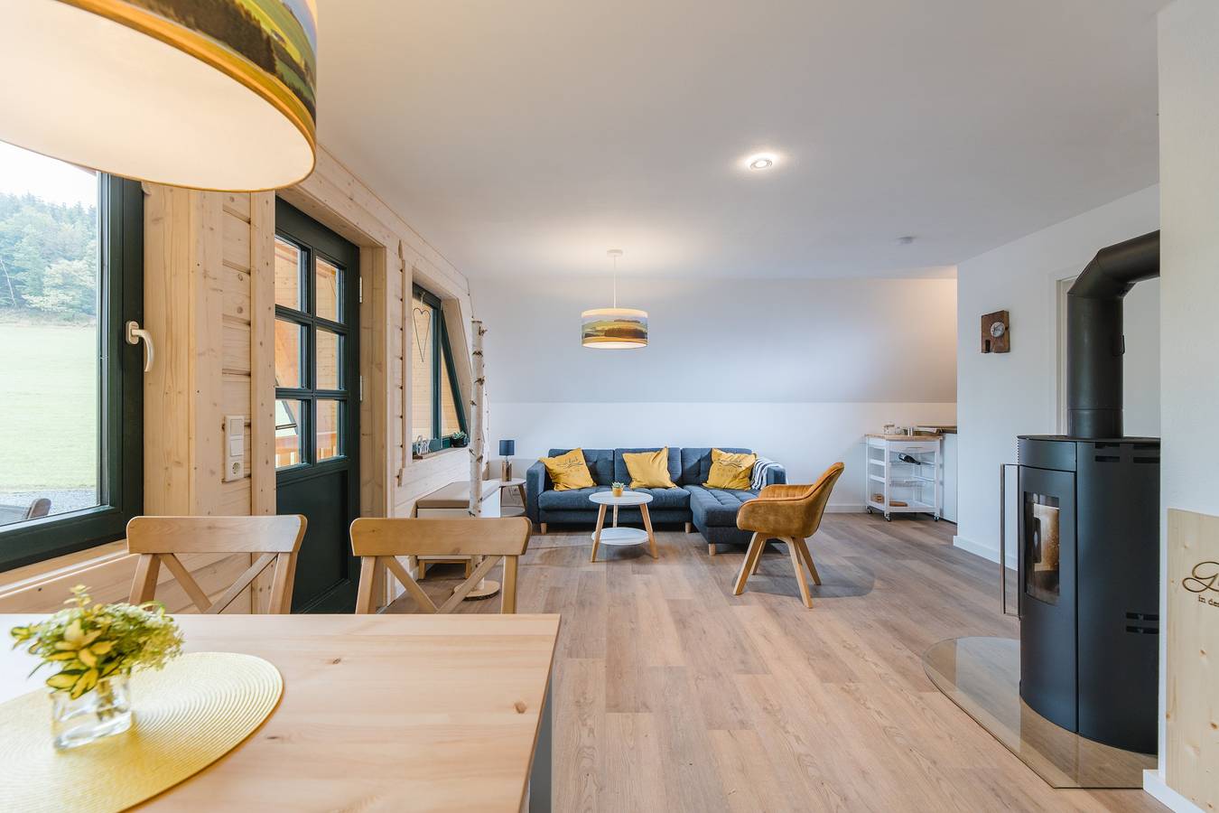 Ferienhaus 'Blockhaus 1' mit Bergblick, Terrasse, Kamin und Wlan in Eslohe, Hochsauerlandkreis