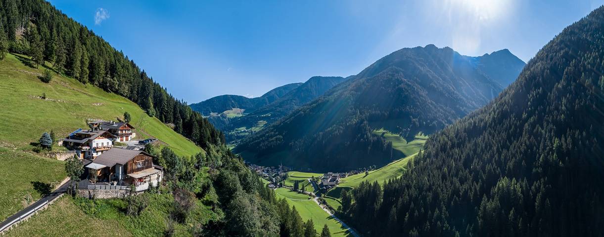 Zimmer 'Steinhof Zimmer Abendsonne' mit Bergblick, gemeinsamer Terrasse und Wlan in Mittertal (Ratschings), Ratschings