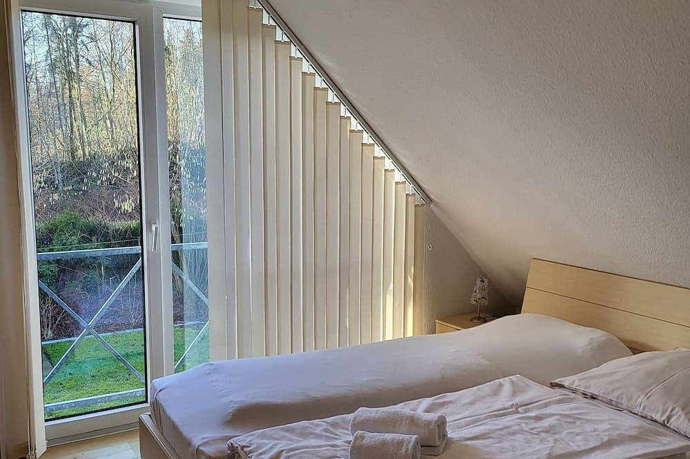 Ruhige Doppelhaushälfte mit Garten & 3 Schlafzimmern in Papenburg, Emsland