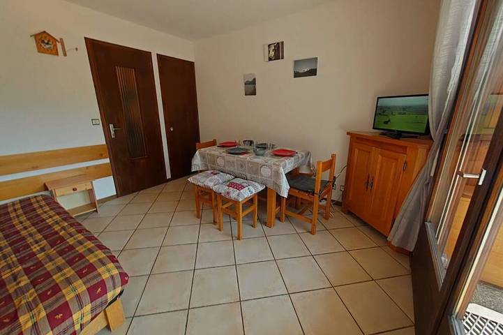 Appartement entier, Studio ski aux pieds avec terrasse, parking et Wi-Fi - 4 couchages in Le Grand-Bornand, Région d'Annecy