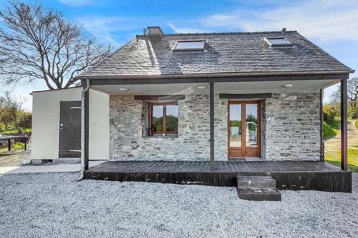 Location de vacances pour 3 personnes, avec Jardin à Lannéanou