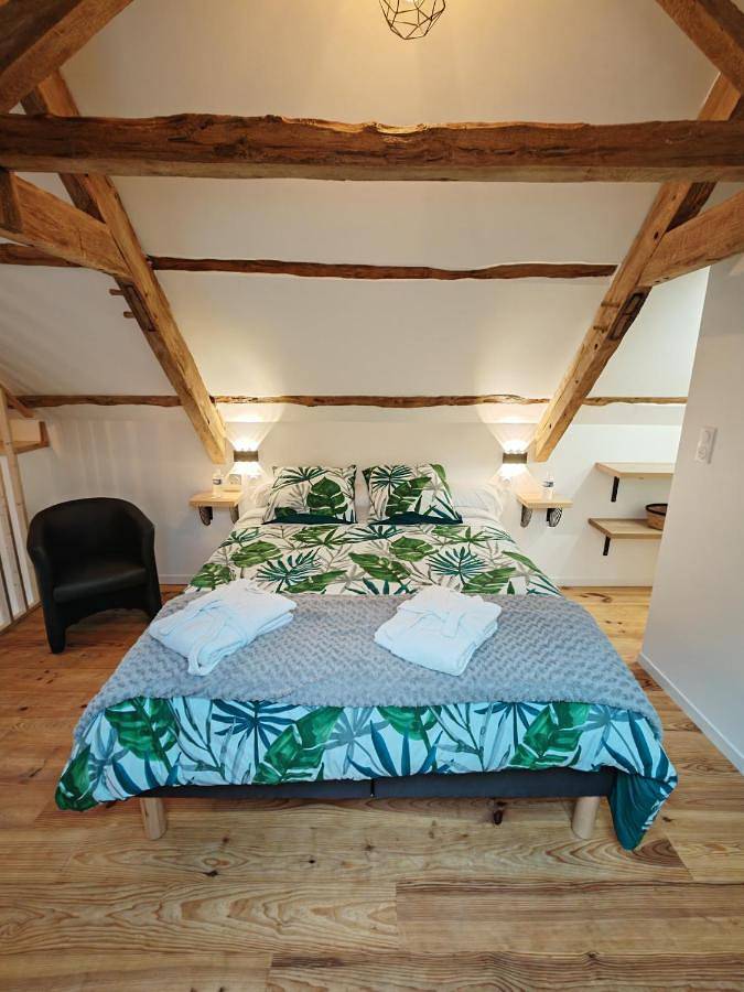 Gîte pour 4 personnes, avec jardin ainsi que jacuzzi et terrasse dans Saint-Malon-sur-Mel - 4