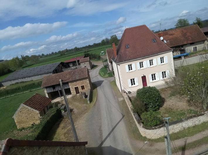 Location de vacances pour 19 personnes, avec jardin et vue à Viry (Saône-et-Loire)