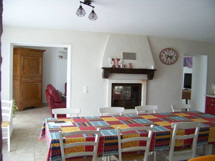 Maison rénovée en pleine campagne avec terrain, terrasse et équipements familiaux in La Roche-sur-Yon, Vallée de la Loire