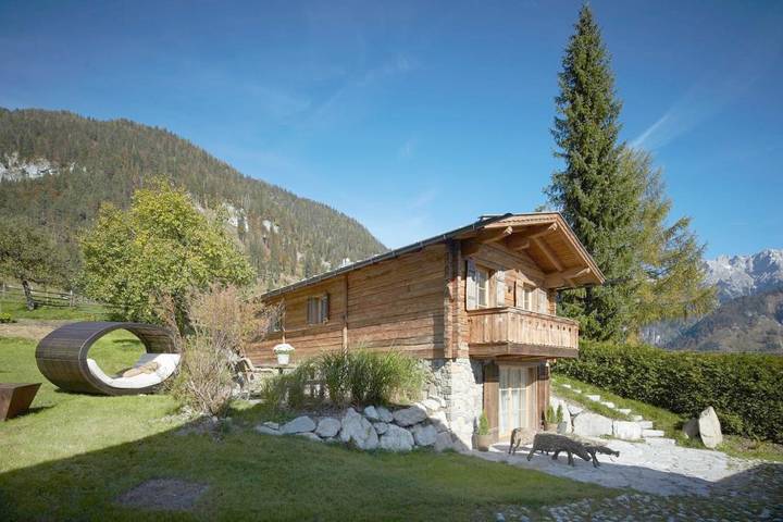 Chalet für 6 Personen, mit Balkon und Terrasse sowie Garten und Sauna in Saalfelden am Steinernen Meer