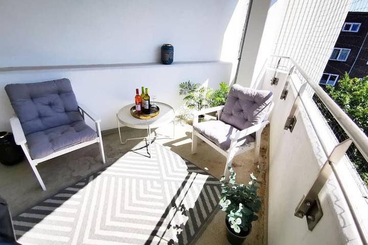 Ferienwohnung für 2 Personen, mit Balkon und Terrasse sowie Ausblick in Winterhude Hamburg