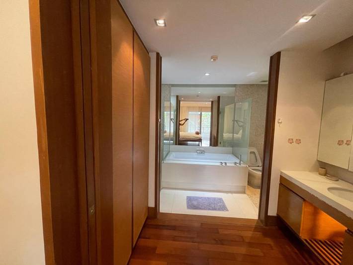 Gîte pour 4 personnes, avec piscine ainsi que balcon et jacuzzi dans Nai Thon Beach - 4