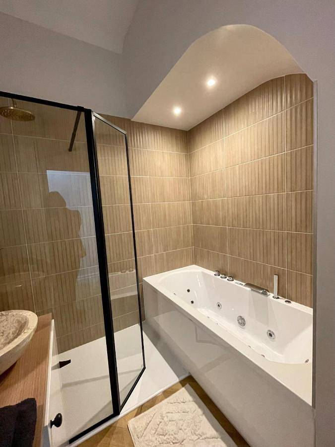 Gîte pour 2 personnes, avec jacuzzi et balcon dans Thermes Henry Chatel Guyon - 3