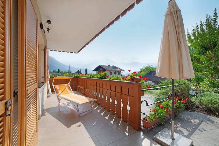 Ganze Wohnung, Ferienwohnung 'Obermoarhof Hönigspitze Eg' mit Bergblick, privater Terrasse und Wlan in Algund, Ortleralpen