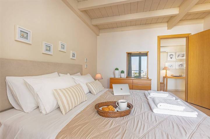 Ganze Wohnung, Sonniges Penthouse & moderne Annehmlichkeiten ★ Meerblick ★ in Rhodos Stadt, Rhodos
