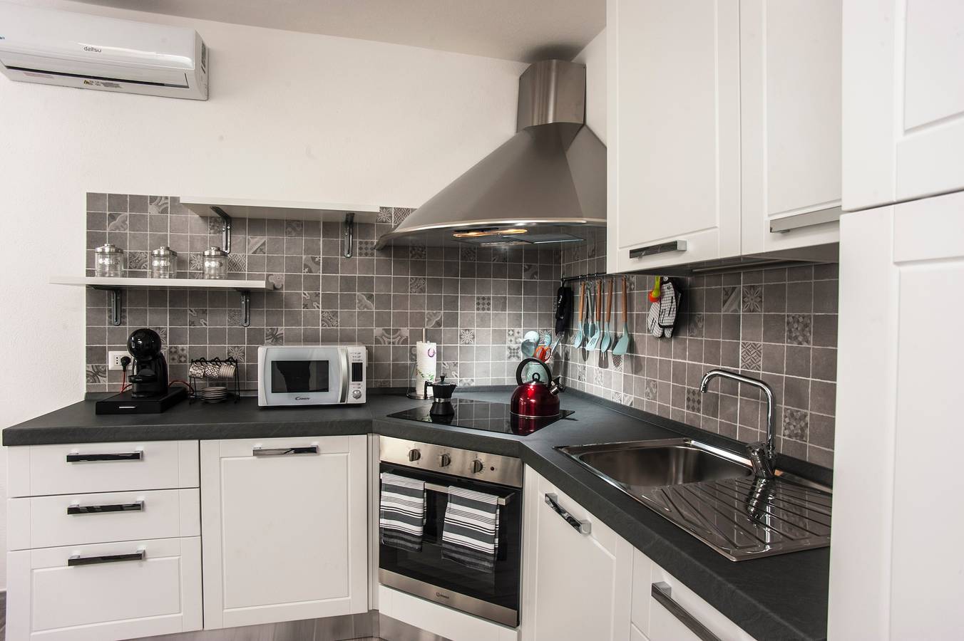 Ganze Wohnung, Ferienwohnung "Villa Farfalle" mit Klimaanlage und Garten in Sarroccu/Sarroch, Sarroch